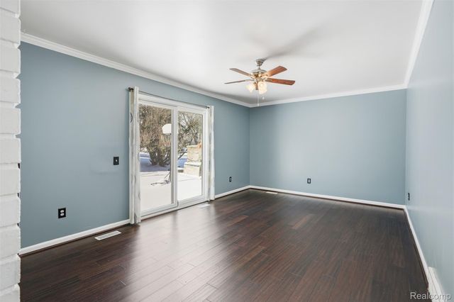 1820 Hunters Ridge Drive, Bloomfield Hills, MI 48304