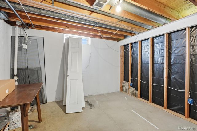 1820 Hunters Ridge Drive, Bloomfield Hills, MI 48304