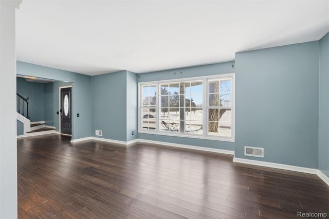 1820 Hunters Ridge Drive, Bloomfield Hills, MI 48304