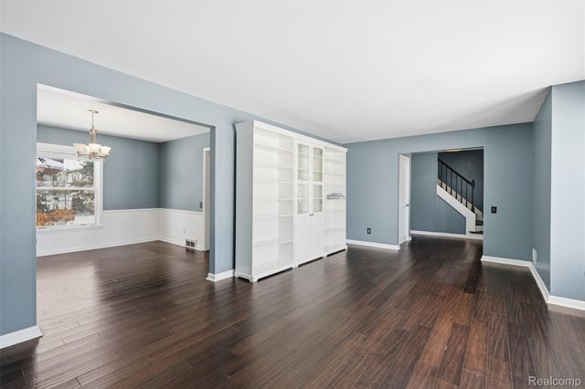 1820 Hunters Ridge Drive, Bloomfield Hills, MI 48304