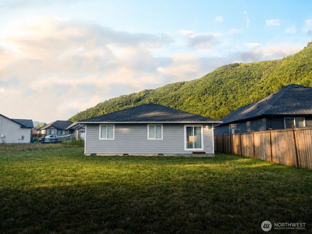 6311 Bearpaw Court, Maple Falls, WA 98266