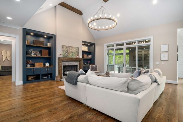 4613 Chalmers Dr, Nashville, TN 37215