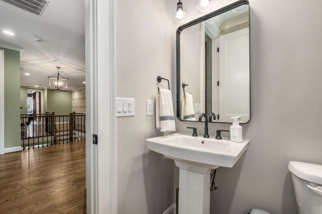 4613 Chalmers Dr, Nashville, TN 37215