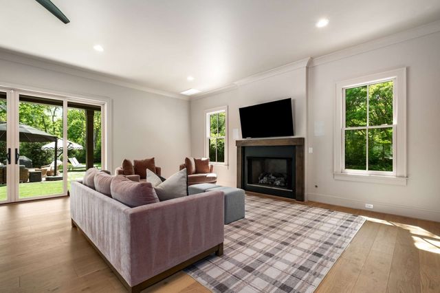 4613 Chalmers Dr, Nashville, TN 37215