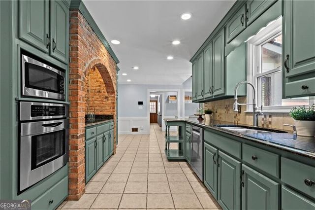 4350 Fallowfield Lane SW, Lilburn, GA 30047