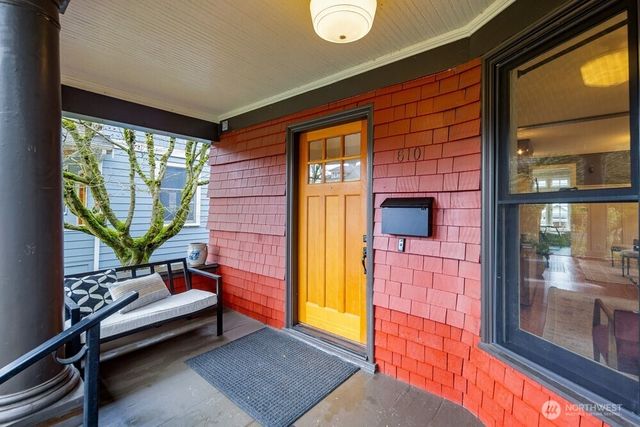 610 16th Avenue E, Seattle, WA 98112