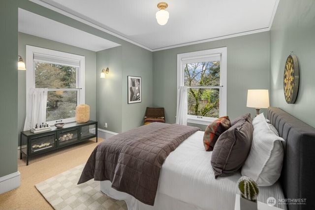 610 16th Avenue E, Seattle, WA 98112