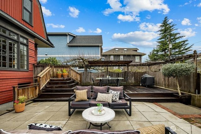 610 16th Avenue E, Seattle, WA 98112