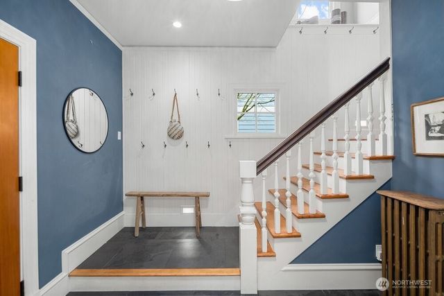 610 16th Avenue E, Seattle, WA 98112