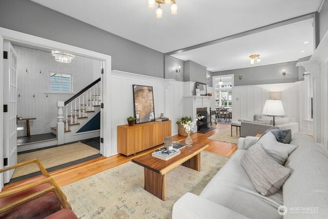 610 16th Avenue E, Seattle, WA 98112