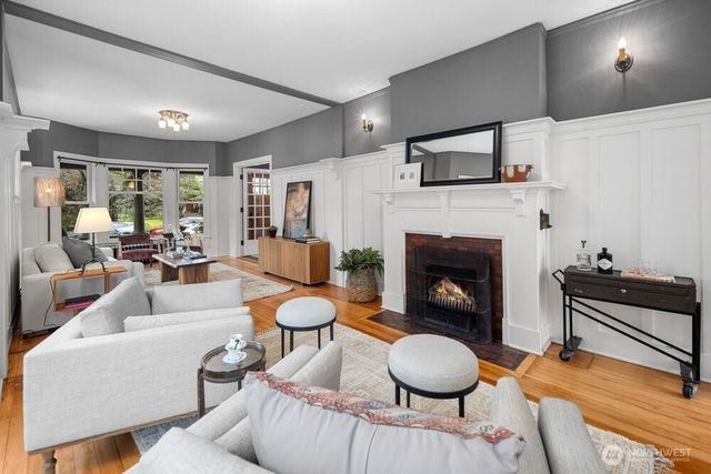 610 16th Avenue E, Seattle, WA 98112