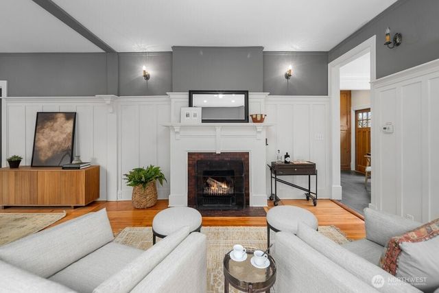 610 16th Avenue E, Seattle, WA 98112