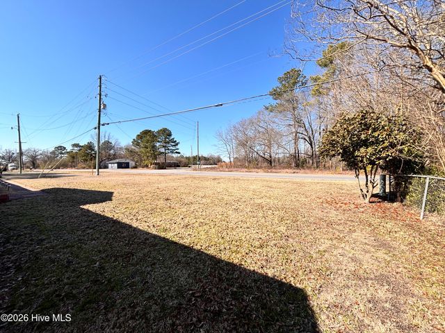 7825 Snow Hill Drive, Roseboro, NC 28382