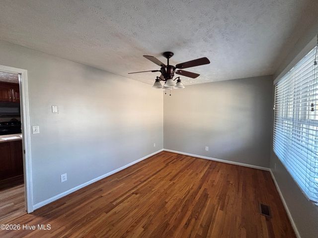 7825 Snow Hill Drive, Roseboro, NC 28382