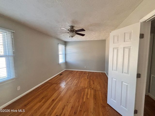 7825 Snow Hill Drive, Roseboro, NC 28382