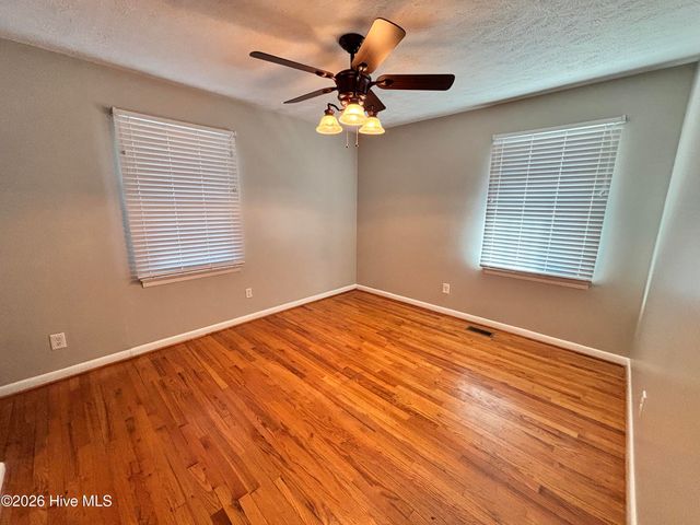 7825 Snow Hill Drive, Roseboro, NC 28382