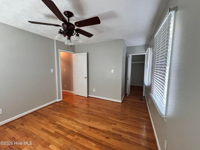 7825 Snow Hill Drive, Roseboro, NC 28382