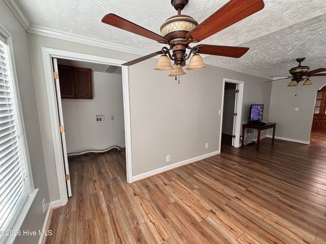 7825 Snow Hill Drive, Roseboro, NC 28382