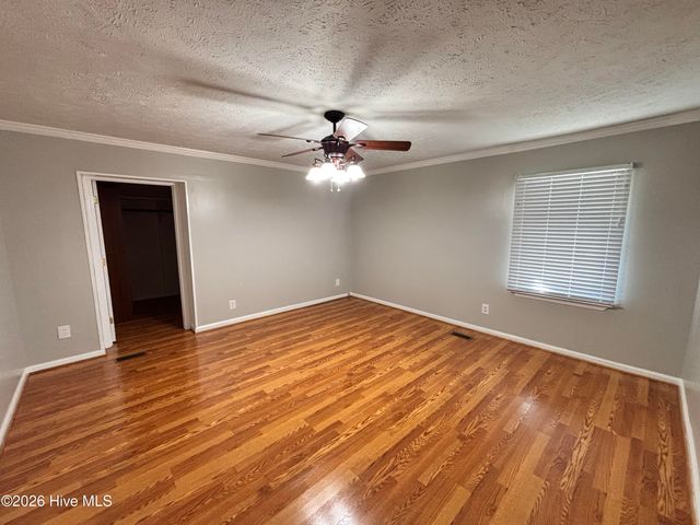 7825 Snow Hill Drive, Roseboro, NC 28382