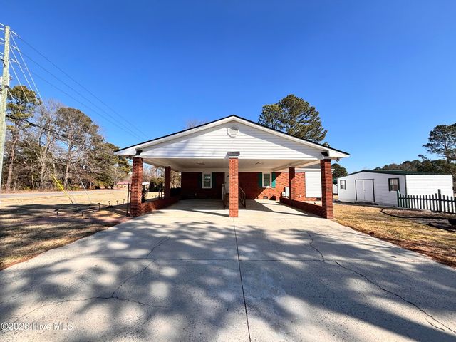 7825 Snow Hill Drive, Roseboro, NC 28382