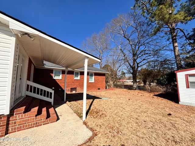 7825 Snow Hill Drive, Roseboro, NC 28382