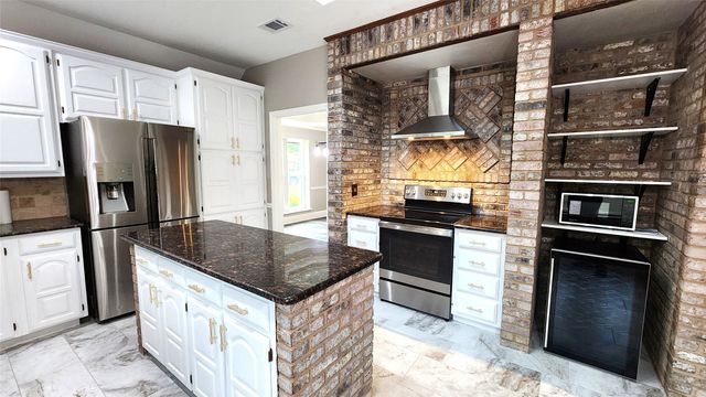 3000 Broken Bow Street, Denton, TX 76209