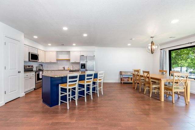30310 S 562 Road 15, Monkey Island, OK 74331