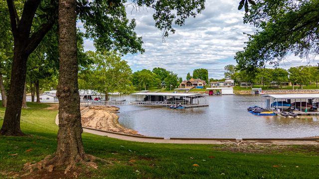 30310 S 562 Road 15, Monkey Island, OK 74331