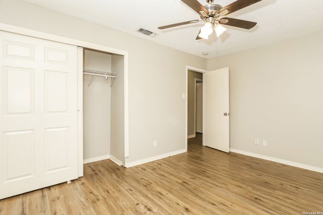 5930 Cliff Valley, San Antonio, TX 78250