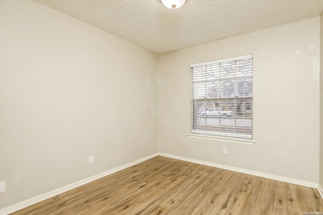 5930 Cliff Valley, San Antonio, TX 78250