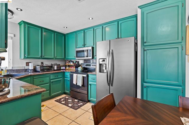2055 Truman Ln, Oakley, CA 94561