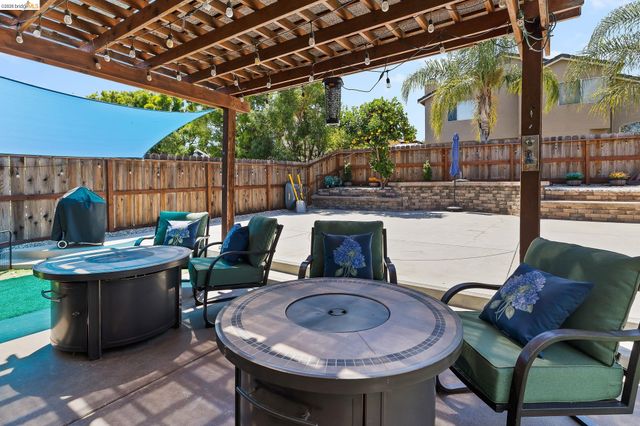 2055 Truman Ln, Oakley, CA 94561
