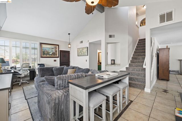 2055 Truman Ln, Oakley, CA 94561