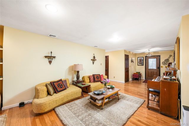 630 Union Valley Road, Mahopac, NY 10541