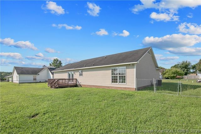 129 Cavalier Drive, Raeford, NC 28376