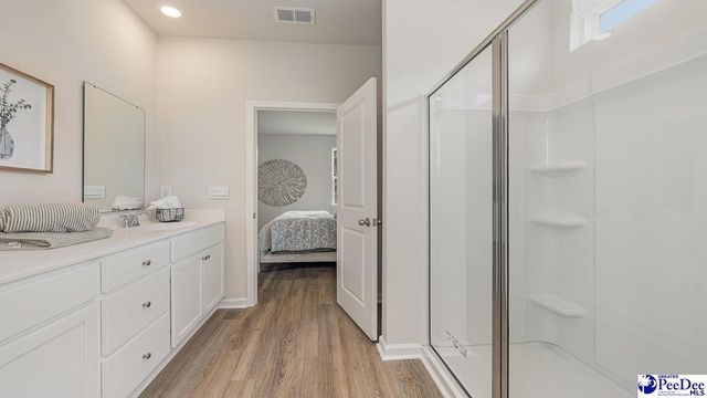 561 Bluff View Ln, Florence, SC 29505