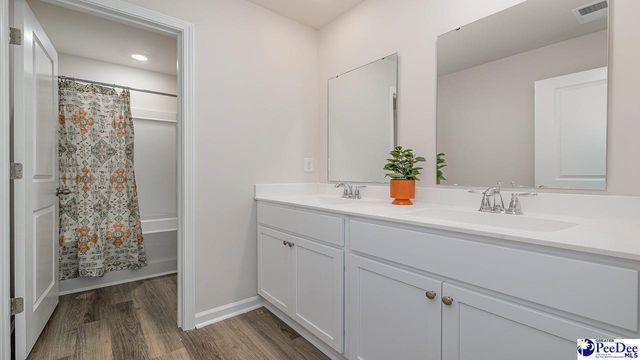 561 Bluff View Ln, Florence, SC 29505