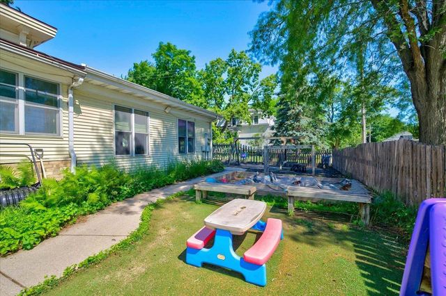 231 4th Street, Baraboo, WI 53913