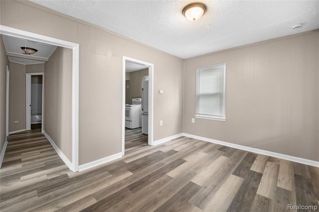 7003 Chalmers Avenue, Warren, MI 48091