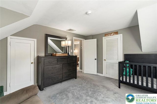 425 Beverly Drive, South Whitehall Twp, PA 18104