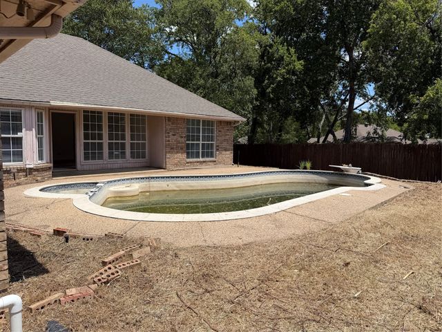 1307 Sequoia Drive, Grand Prairie, TX 75052