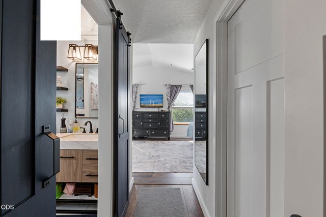 757 NE Tokay, Grants Pass, OR 97526