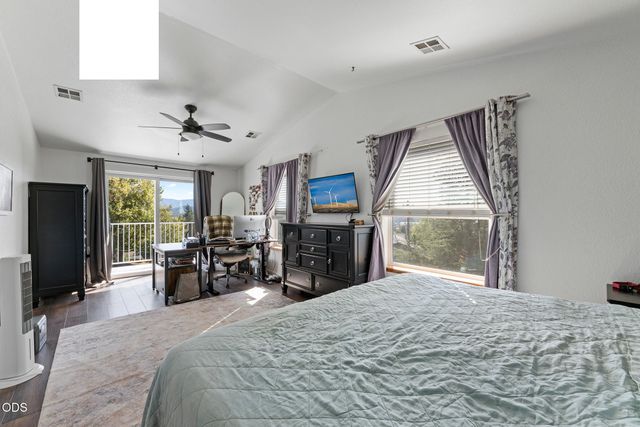 757 NE Tokay, Grants Pass, OR 97526