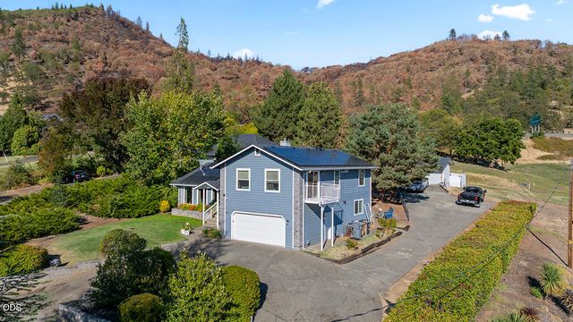 757 NE Tokay, Grants Pass, OR 97526