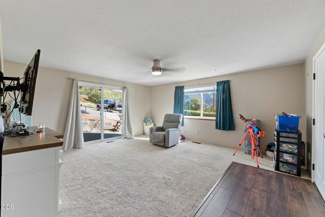 757 NE Tokay, Grants Pass, OR 97526