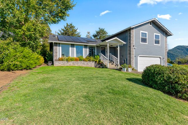 757 NE Tokay, Grants Pass, OR 97526