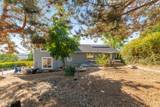 757 NE Tokay, Grants Pass, OR 97526