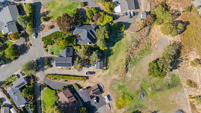 757 NE Tokay, Grants Pass, OR 97526