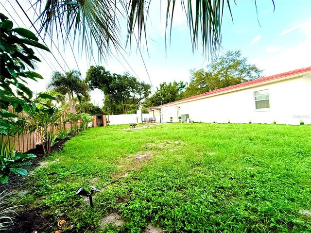 1500 77TH STREET N, St Petersburg, FL 33710