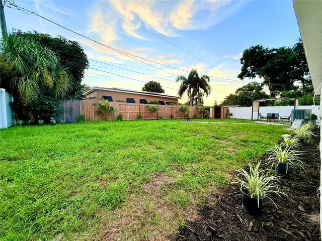 1500 77TH STREET N, St Petersburg, FL 33710